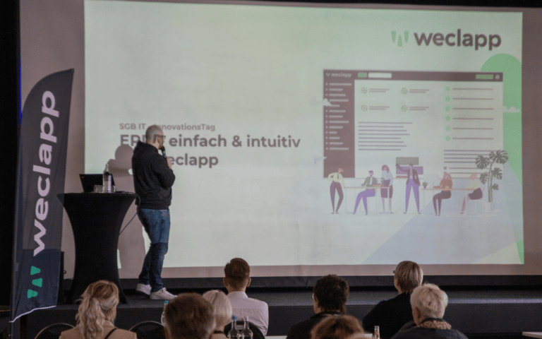 weclapp Mitarbeiter auf der Bühne