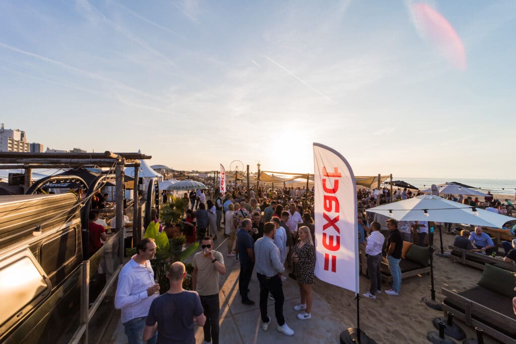 Sommerparty am Strand in Delft