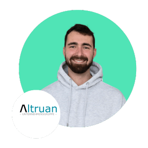Portrait of Johannes Radl, the Managing Director of altruan GmbH and the logo of the company